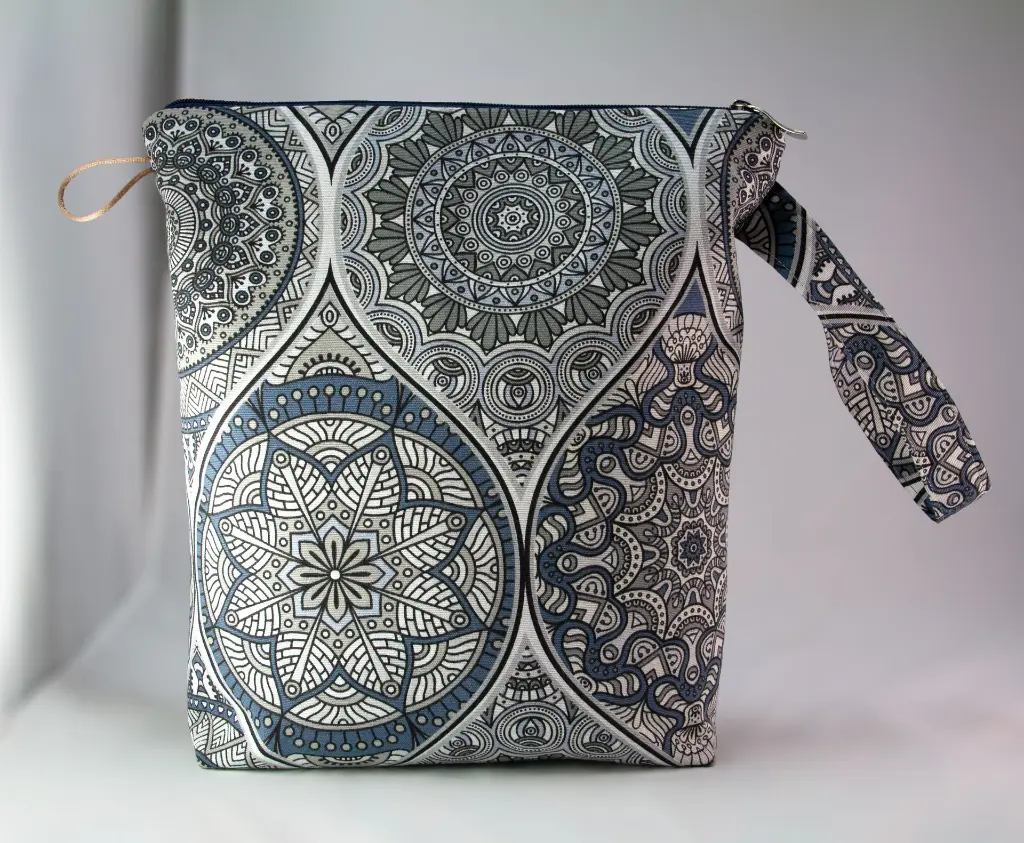 Front_2 Zipper Mandala Grey XL.webp