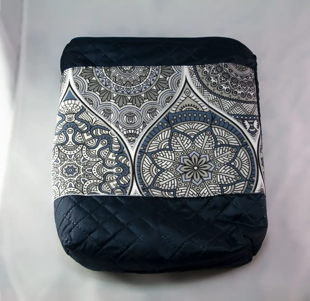 Wrong Side Zipper Mandala Grey XL.webp