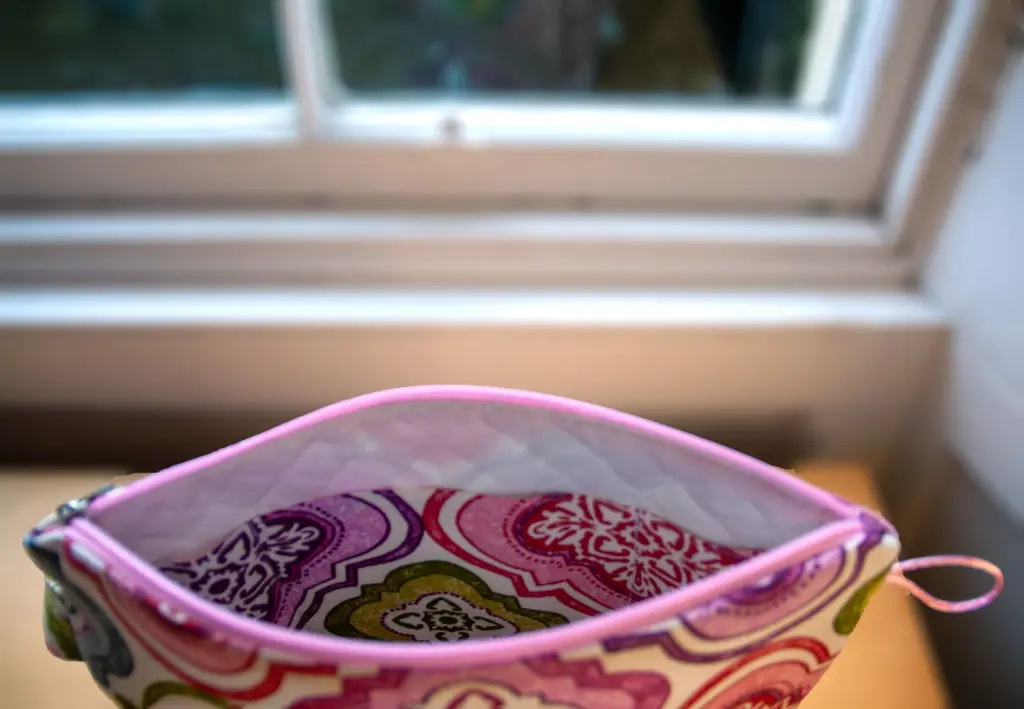 Zipper Mandala Fuksia XL Inside.webp