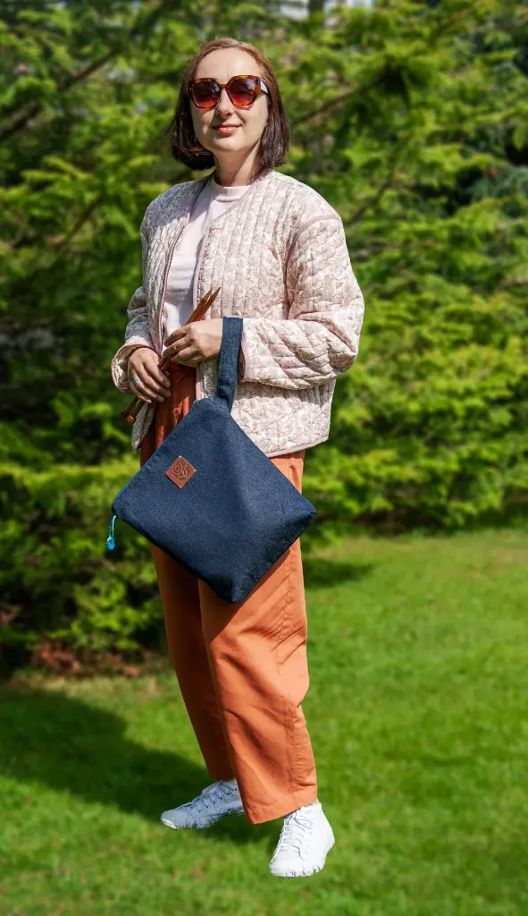 Zipper Denim Navy XL with Nadiia 2.webp