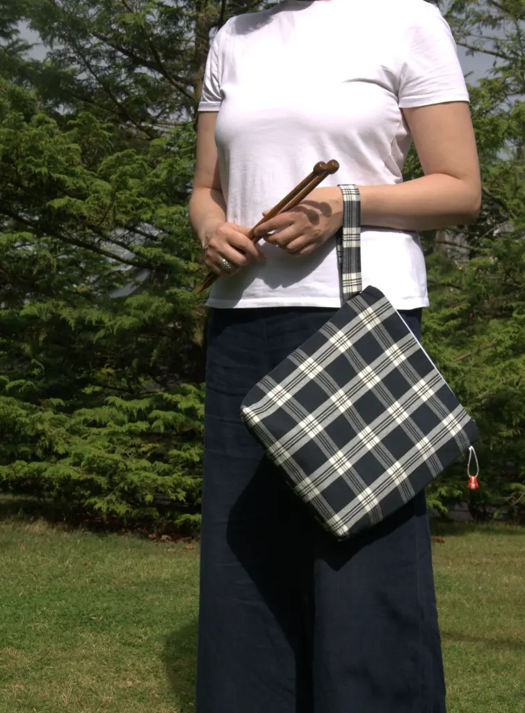 Zipper Plaid Rustikana Black XL with Nadiia Croped.webp
