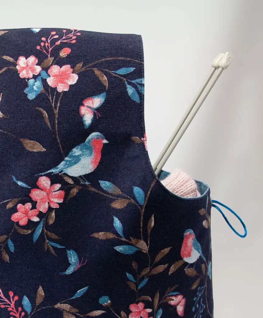 Wrist Bird  Bullfinch Navy Blue L Croped Front Right.webp