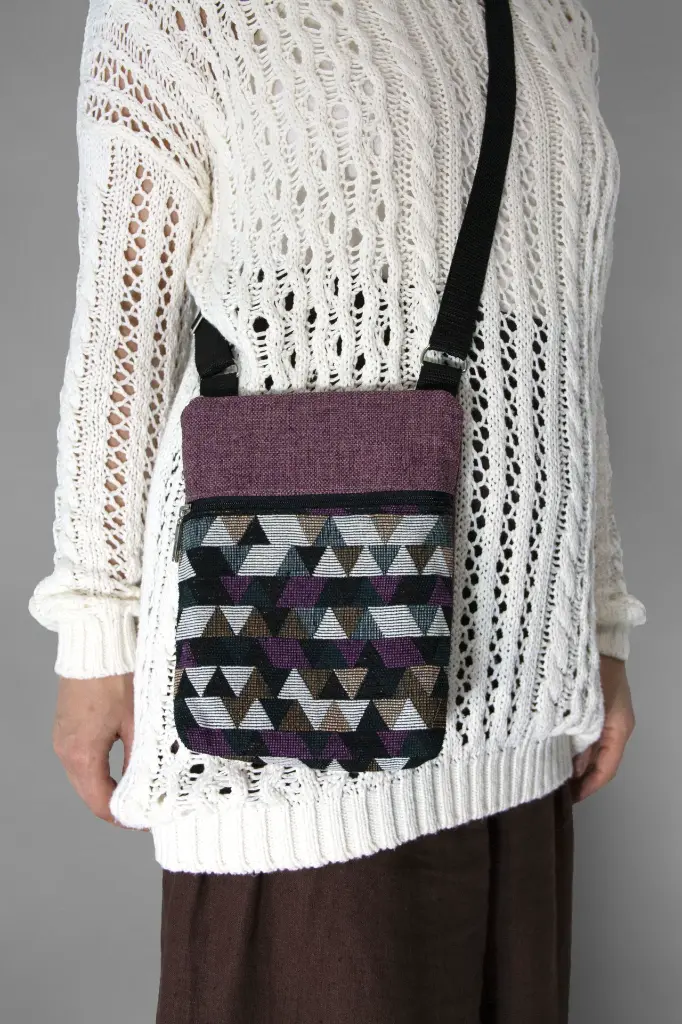 Crossbody Bag Triangles S 2.webp