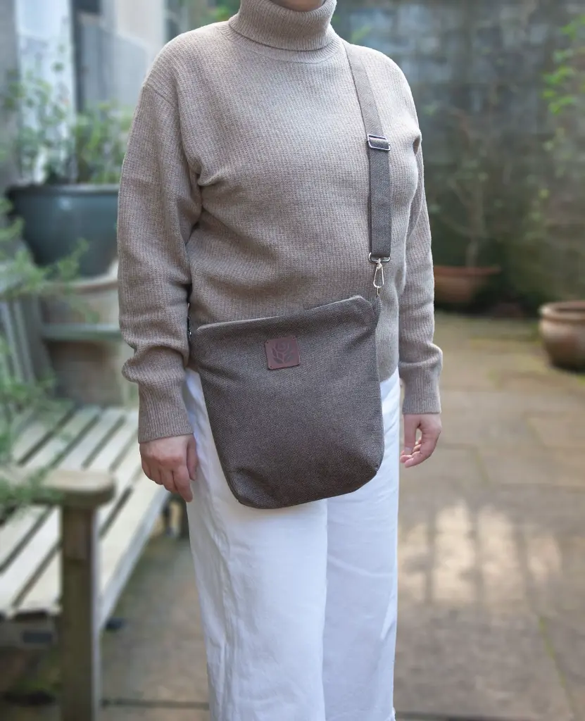 Medium Crossbody Bag Orsa Coffee with Milk M.webp