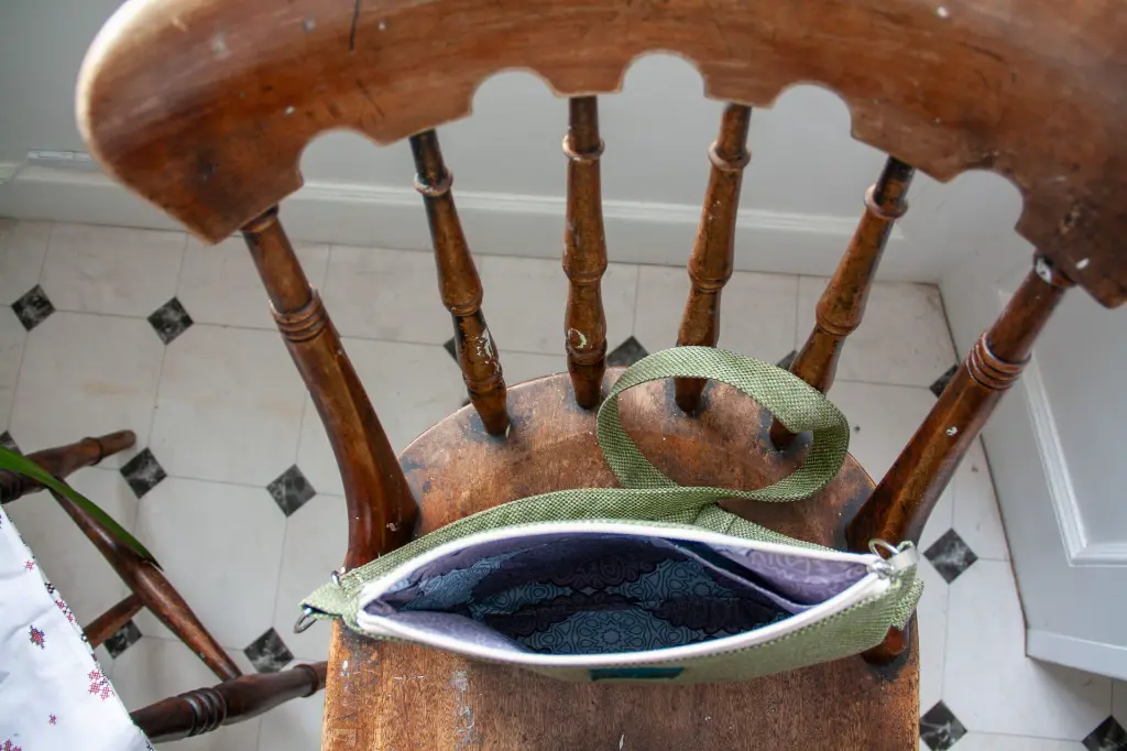 Inside Crossbody Bag Orsa Green Brown M.webp